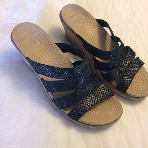 Crocs A-Leigh Women's Black Snake Print Strappy Cork Wedge Sandals Size 9
